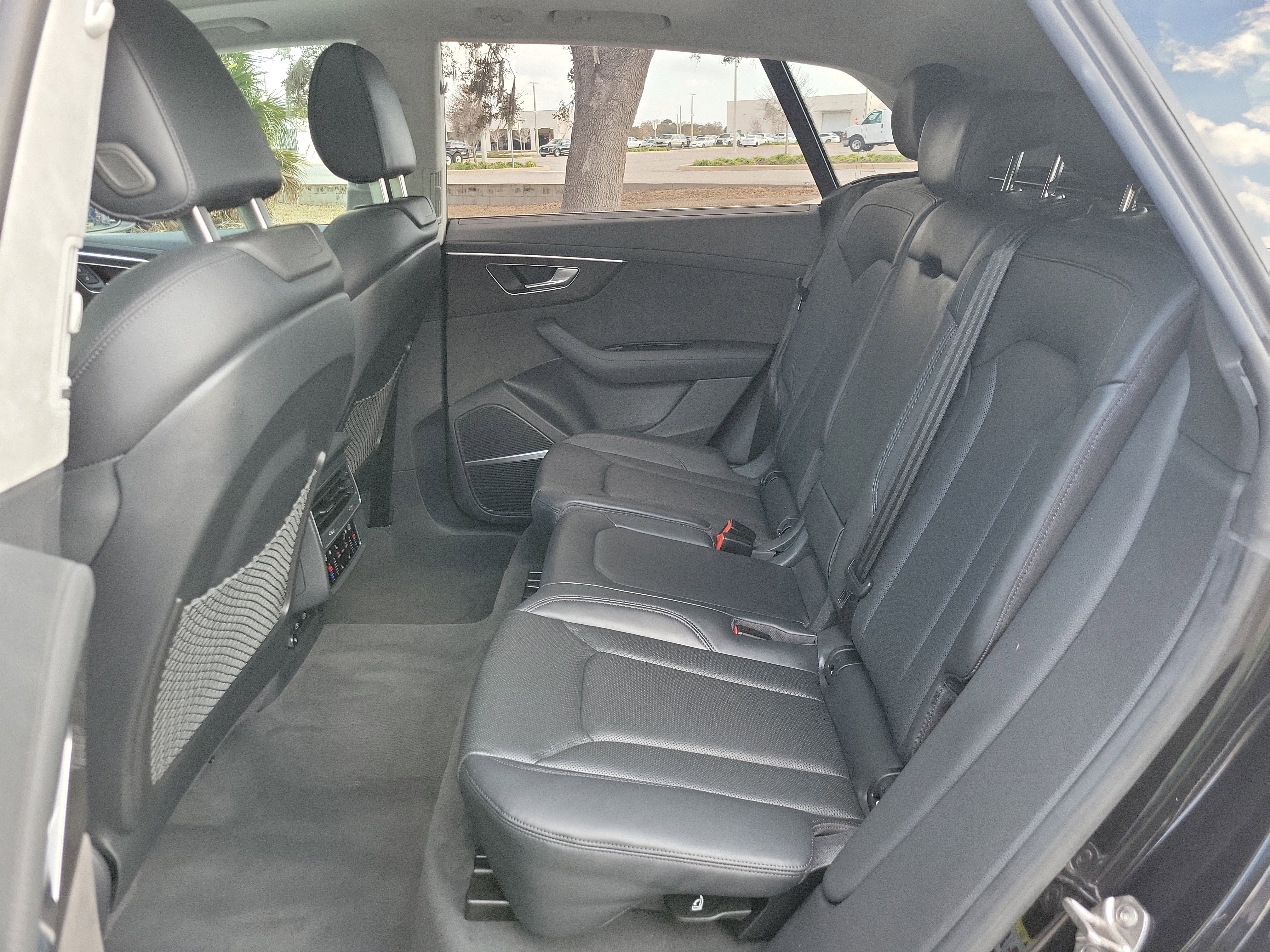 Used 2021 Audi Q8 Prestige image 17