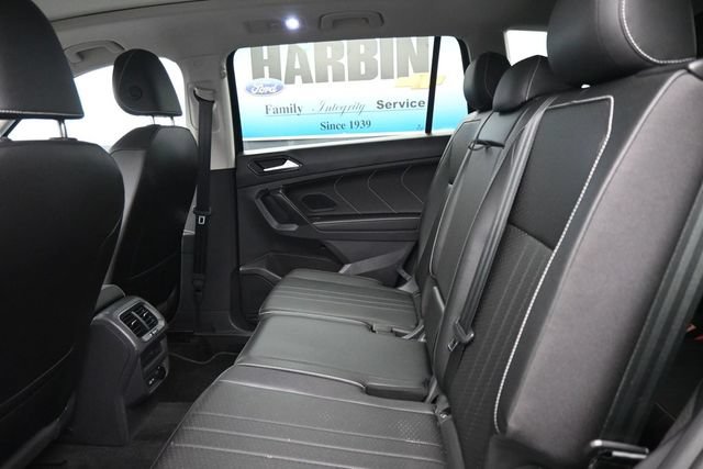 Used 2023 Volkswagen Tiguan SE w/ Panoramic Sunroof Package FWD image 9