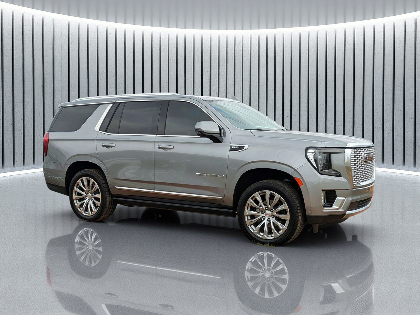 Used 2024 GMC Yukon Denali w/ Advanced Technology Package AWD/4WD image 2