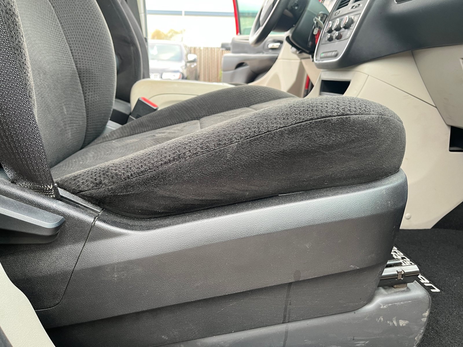 Used 2013 Dodge Grand Caravan SXT FWD image 30