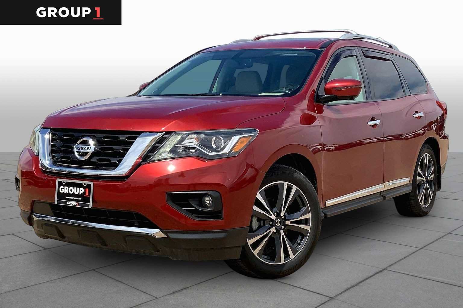 Used 2017 Nissan Pathfinder Platinum FWD image 1