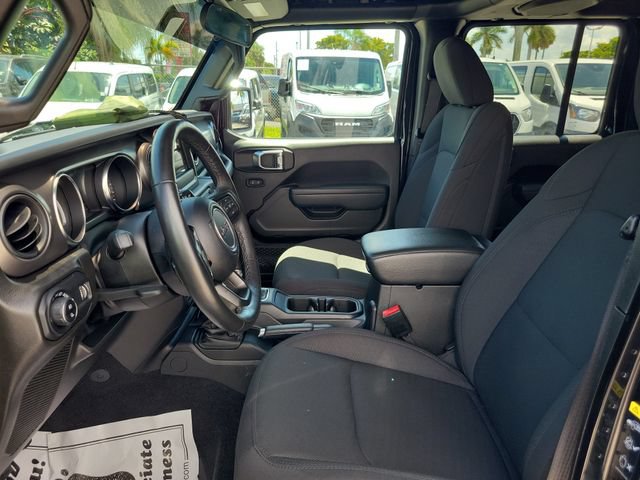 Used 2023 Jeep Gladiator Sport AWD/4WD image 21
