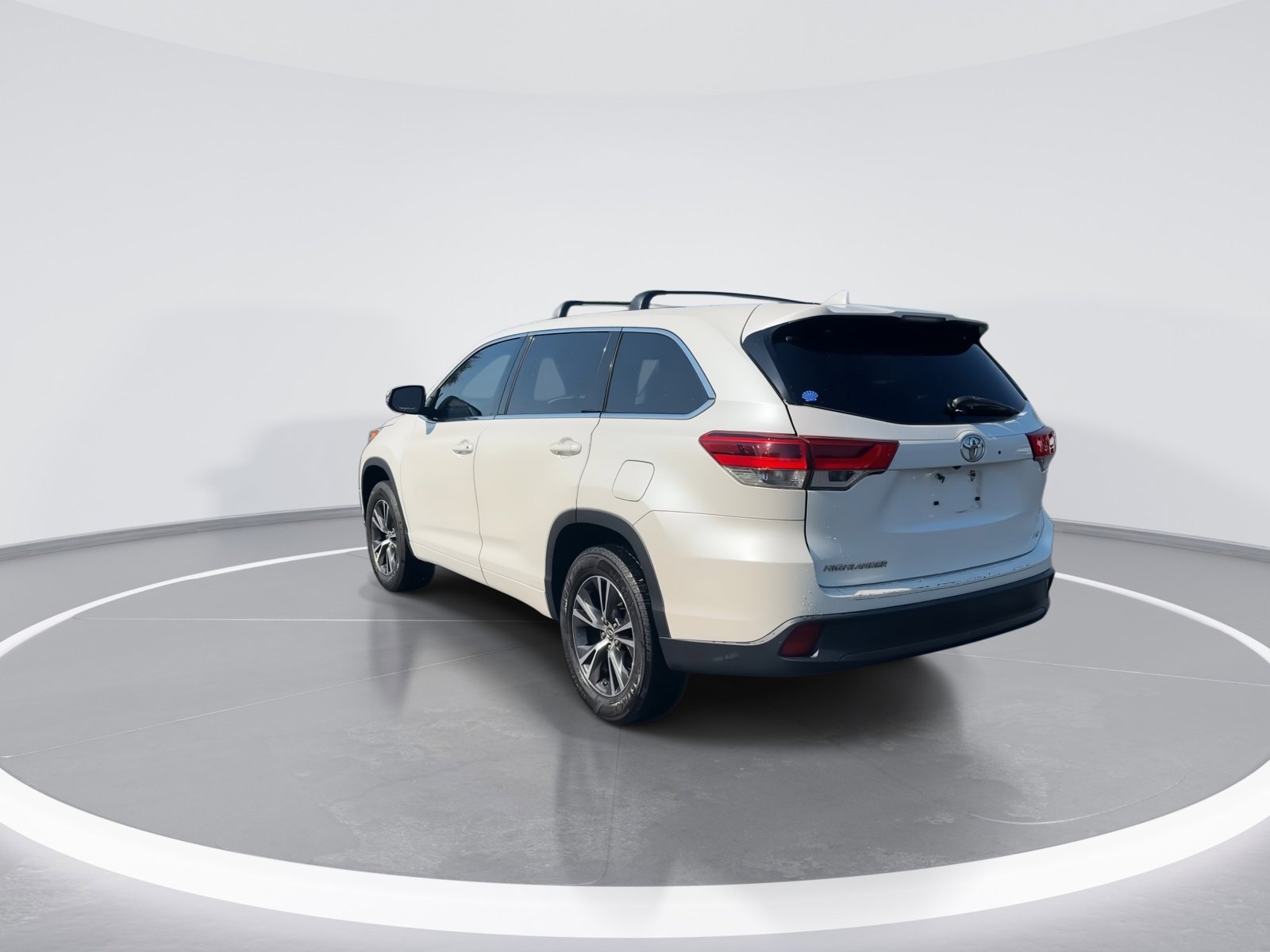 Used 2018 Toyota Highlander Plus image 7