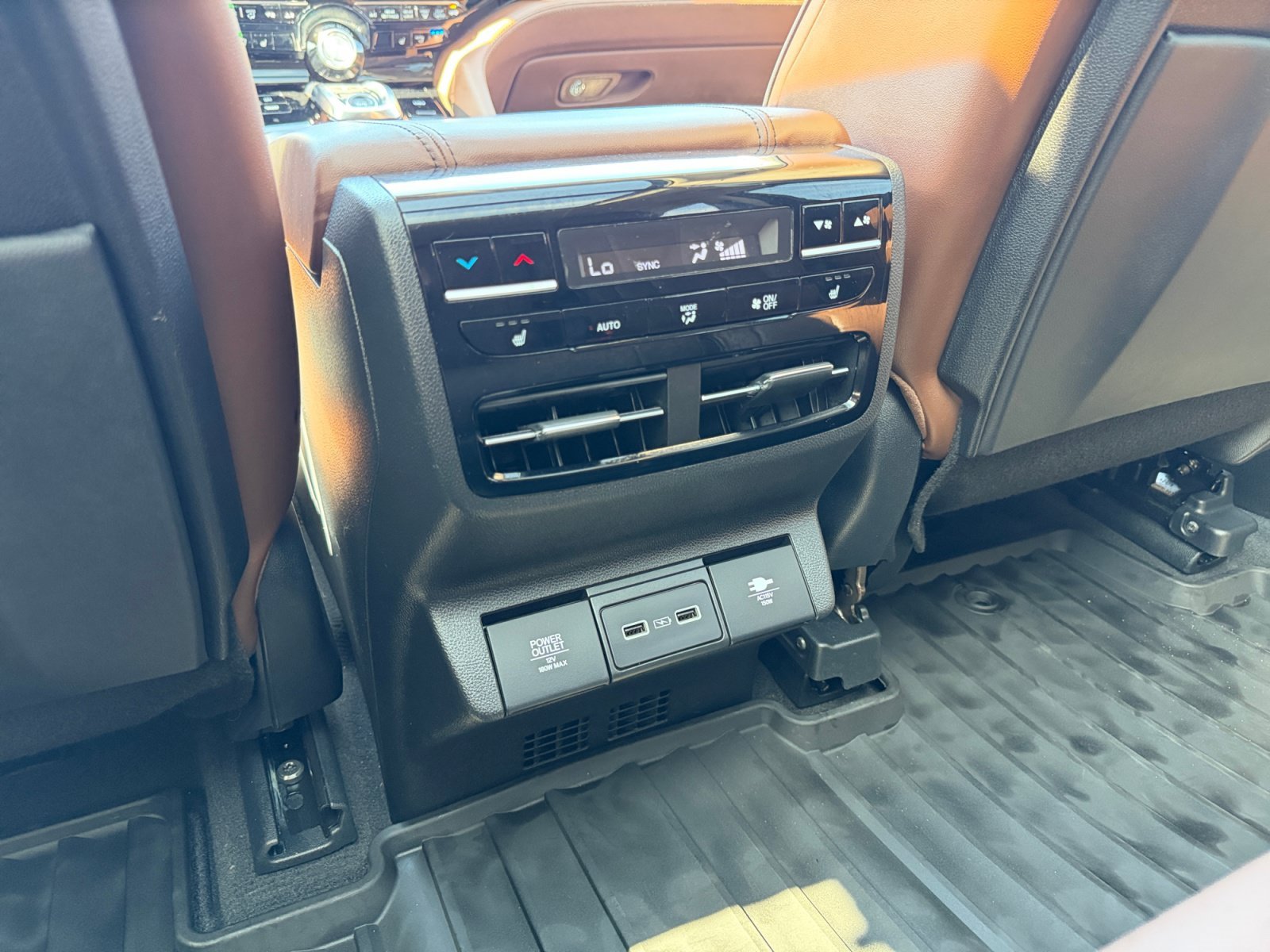 Used 2023 Acura MDX w/ Advance Package AWD/4WD image 10