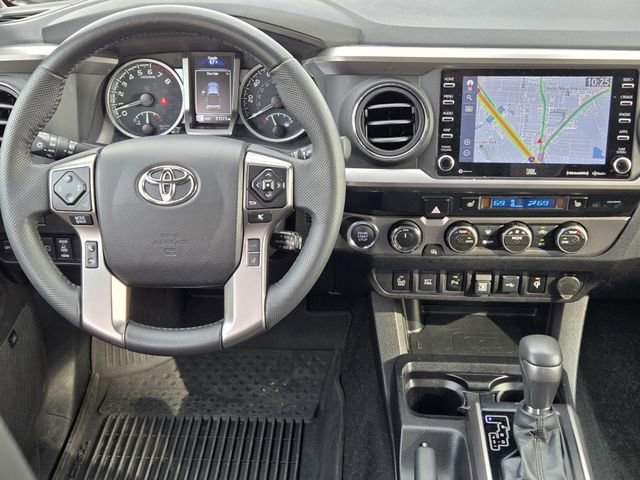 Used 2022 Toyota Tacoma Limited image 30