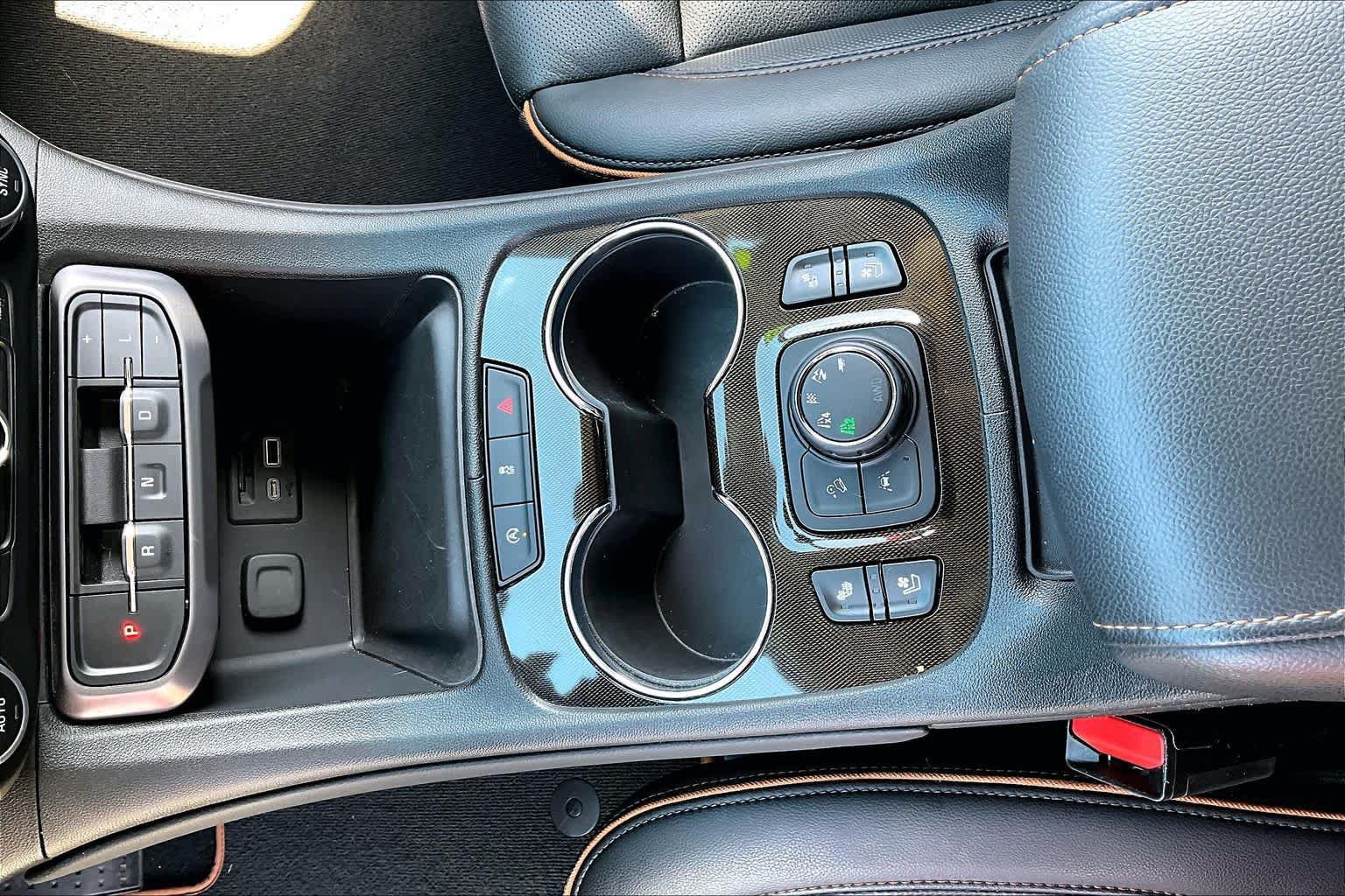 Used 2023 GMC Acadia AT4 w/ Technology Package AWD/4WD image 16