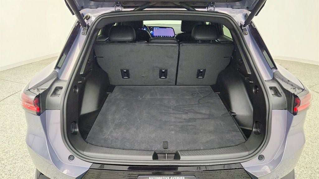 Used 2024 Chevrolet Equinox EV LT w/ Active Safety Package 3 FWD image 21