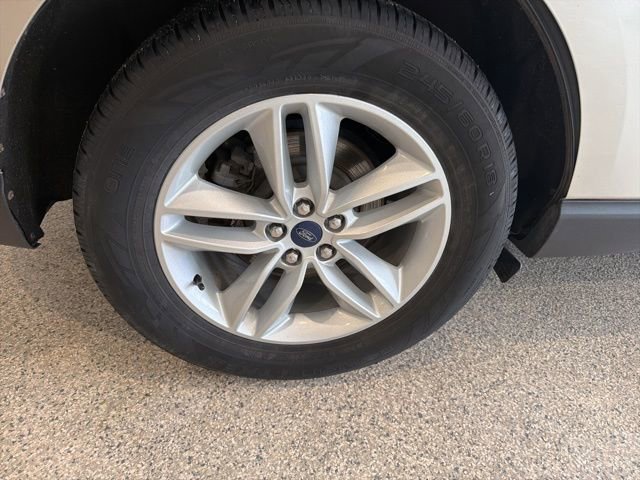 Used 2017 Ford Edge SEL w/ Equipment Group 201A image 6