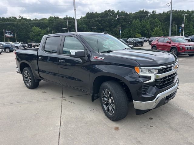 Used 2022 Chevrolet Silverado 1500 LT AWD/4WD image 12