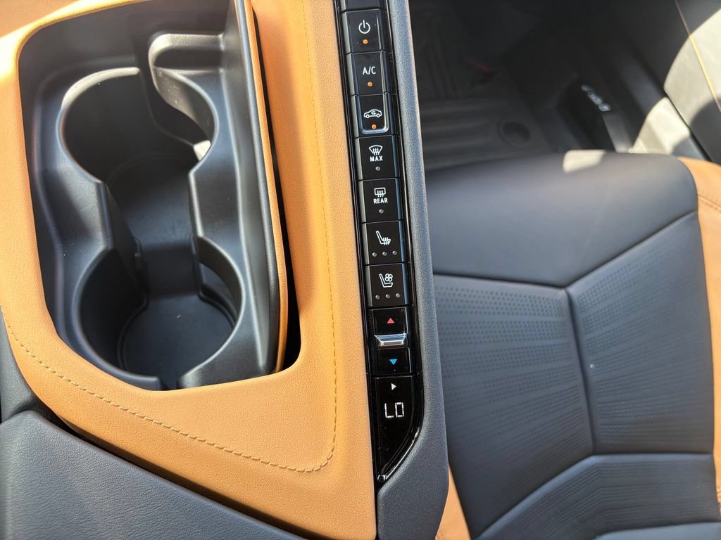 Used 2021 Chevrolet Corvette Stingray Preferred Cpe w/ Z51 Performance Package RWD image 37