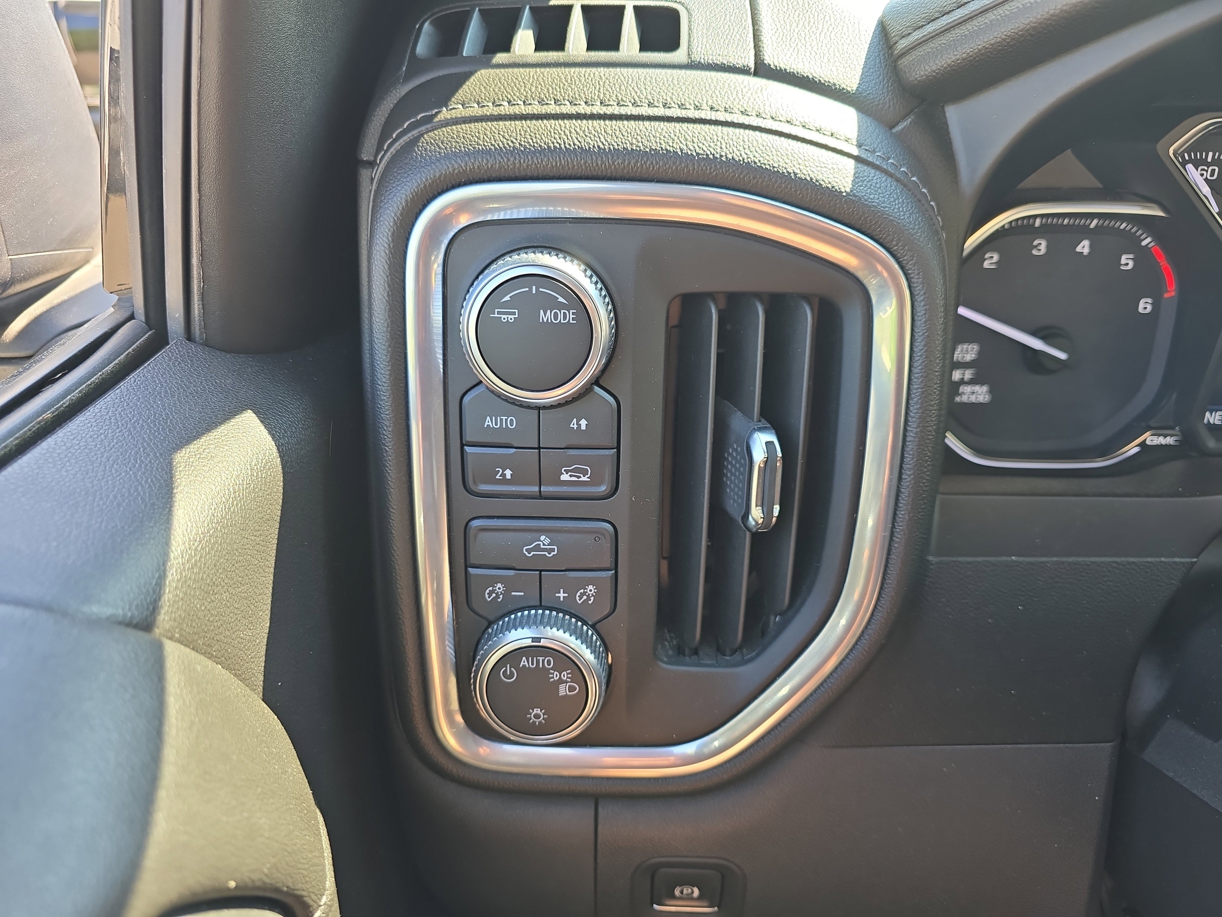Used 2021 GMC Sierra 1500 SLE AWD/4WD image 21