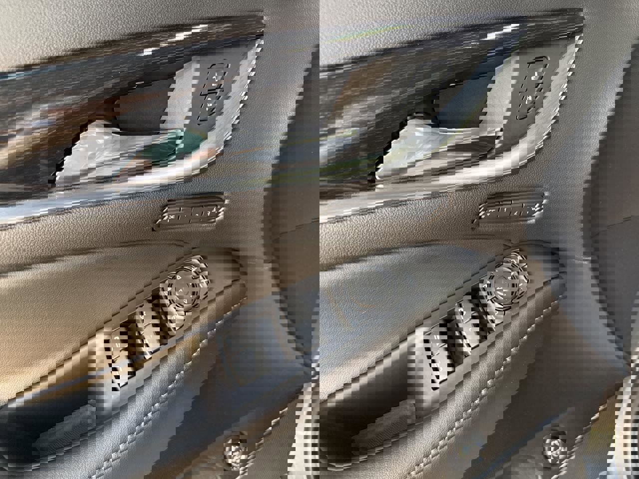 Used 2021 Buick Enclave Avenir w/ Avenir Technology Package image 13