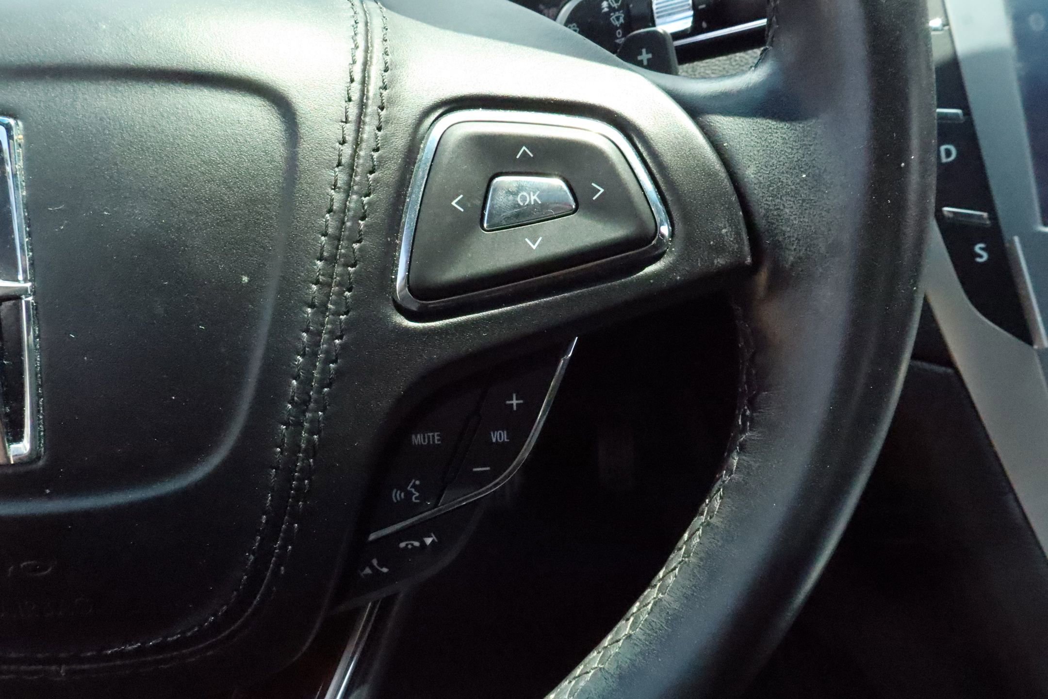 Used 2020 Lincoln MKZ Reserve FWD image 16