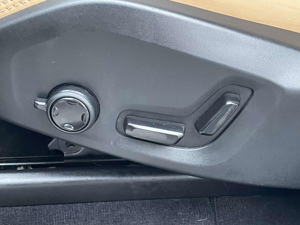 Used 2024 Volvo XC90 T8 Ultimate w/ Protection Package Premier image 8