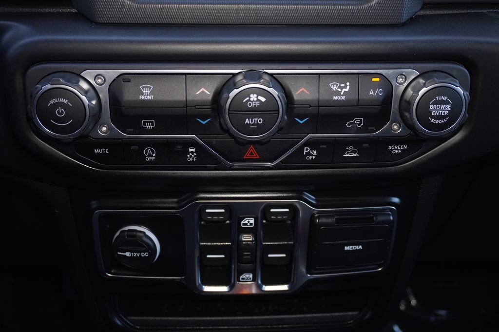 Used 2022 Jeep Wrangler Unlimited Sport AWD/4WD image 15