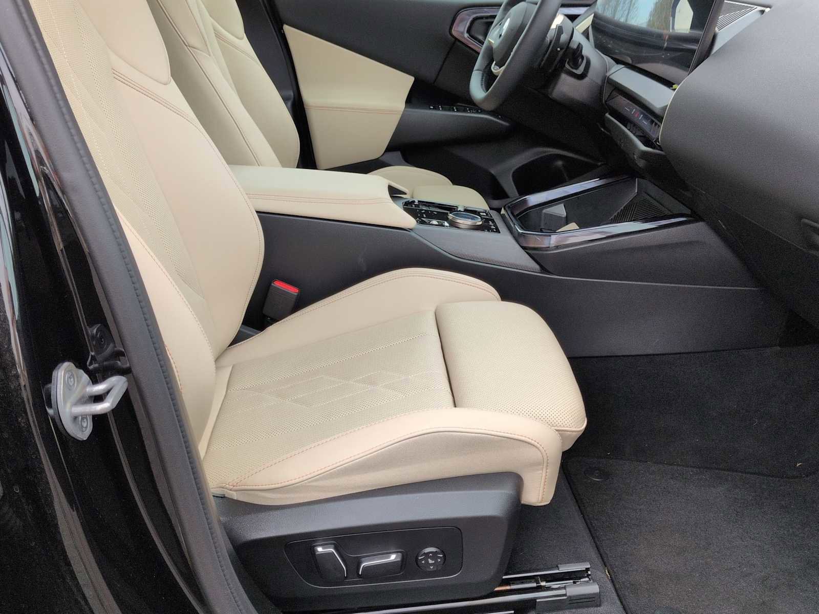 Used 2025 BMW X3 xDrive30i w/ Premium Package AWD/4WD image 24