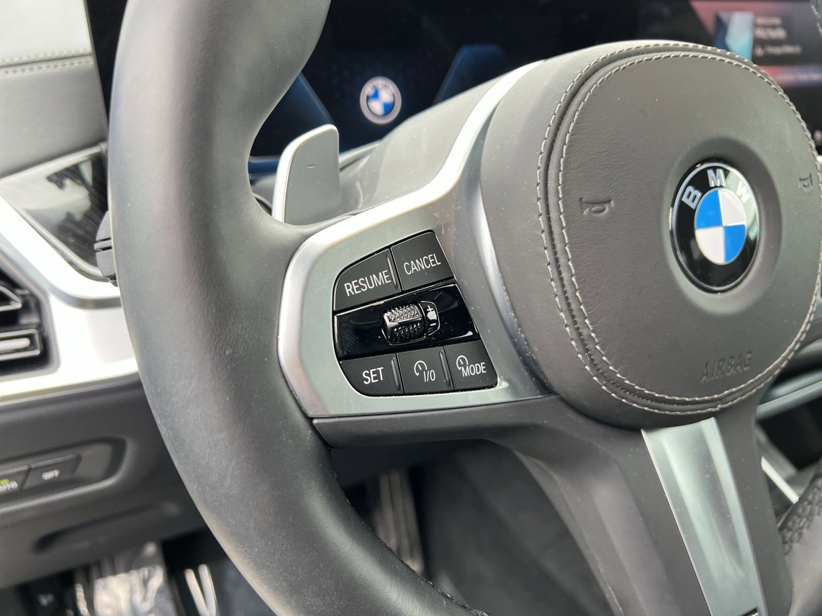 Used 2025 BMW X5 xDrive40i w/ M Sport Package image 30