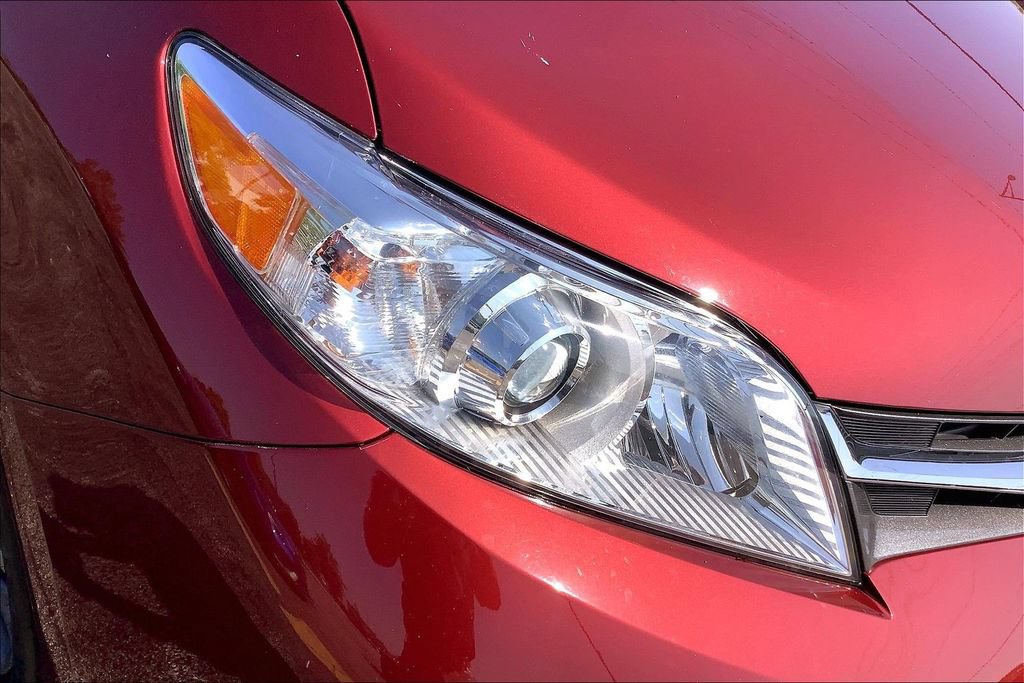 Used 2020 Toyota Sienna XLE FWD image 33