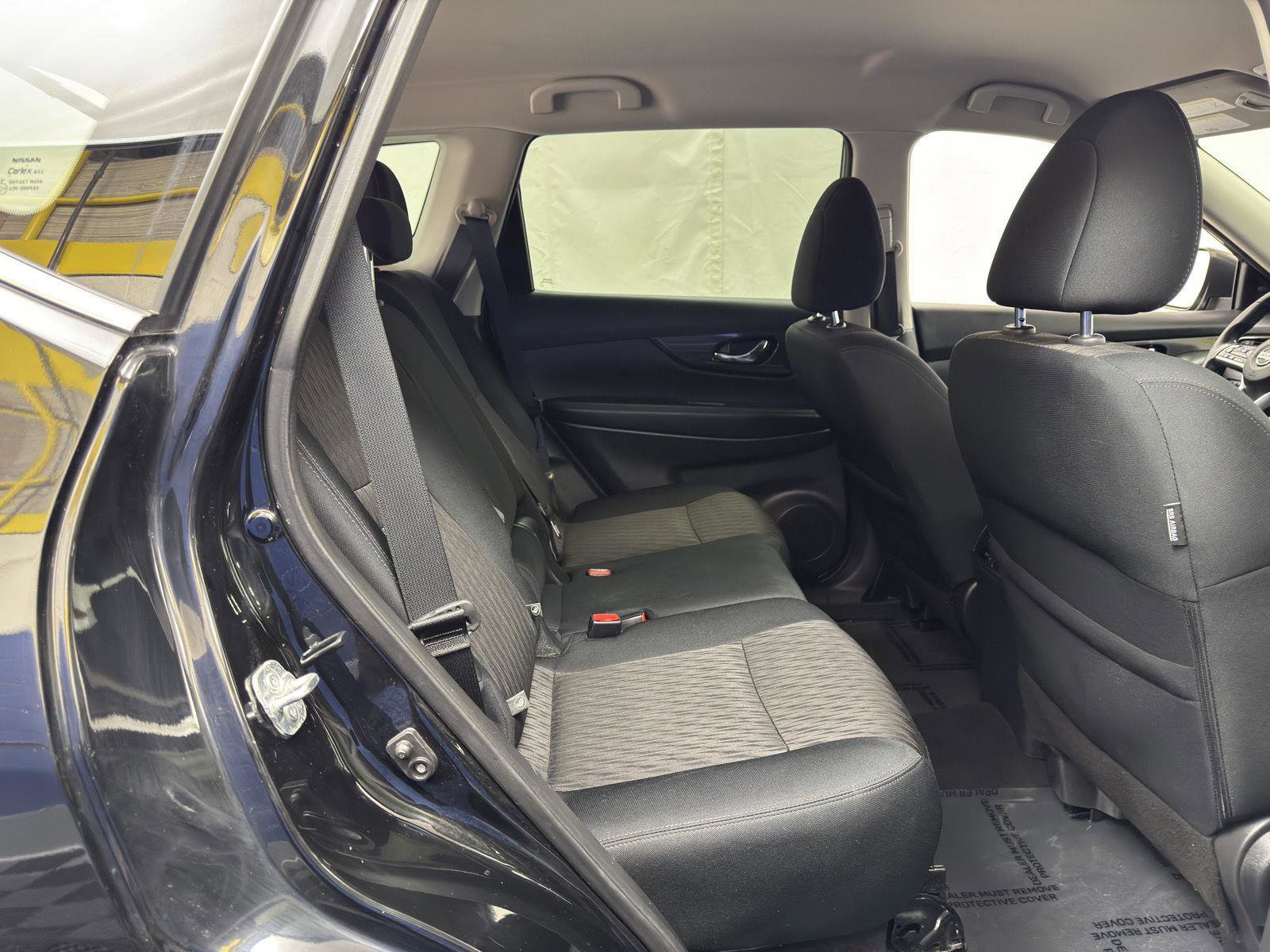 Used 2018 Nissan Rogue SV image 32