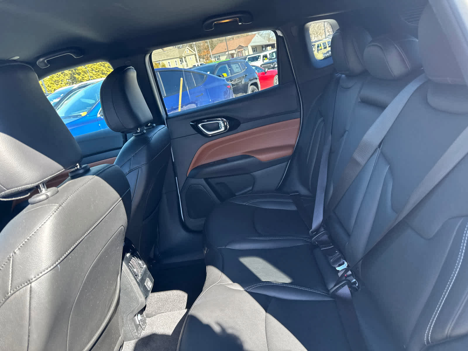 Used 2025 Jeep Compass Limited image 27