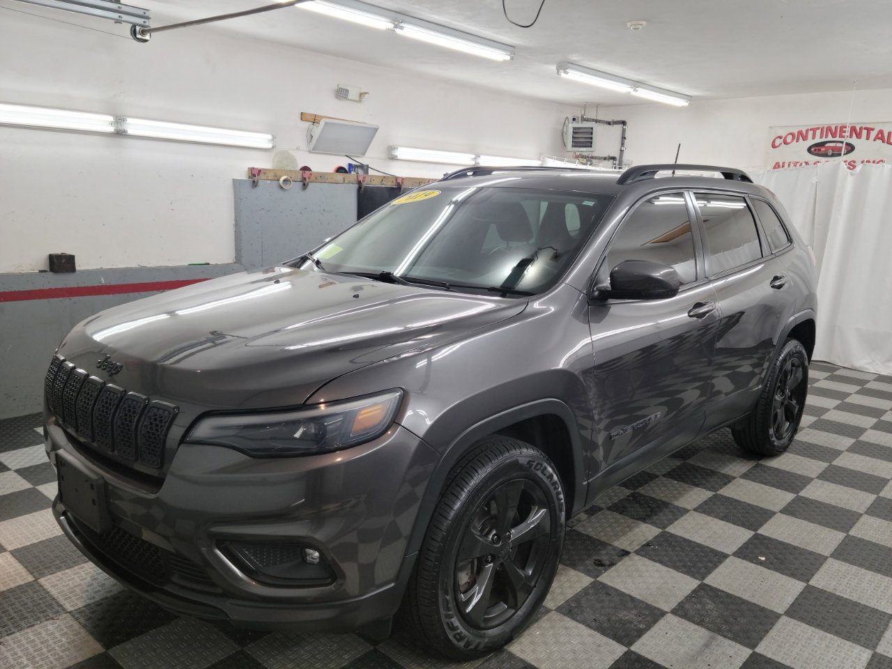 Used 2019 Jeep Cherokee Latitude Plus image 4