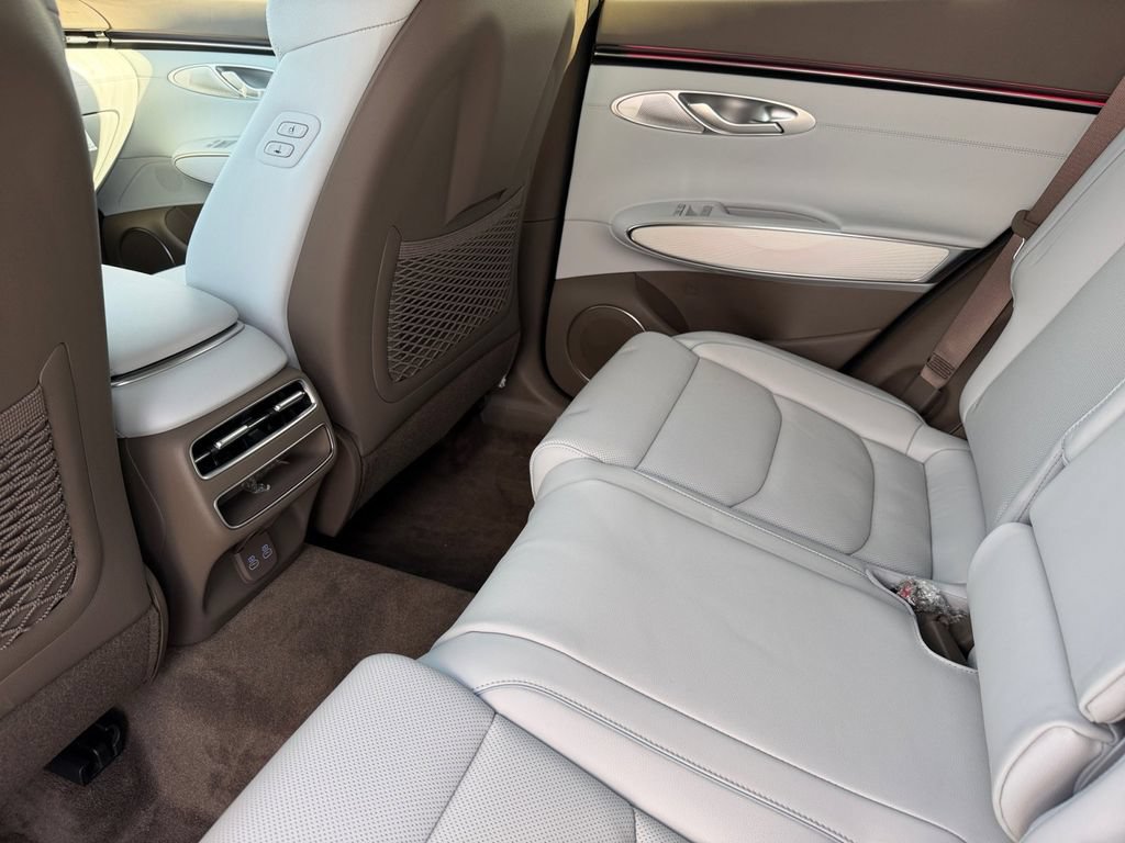 New 2026 Genesis GV70 2.5T Advanced AWD/4WD image 14