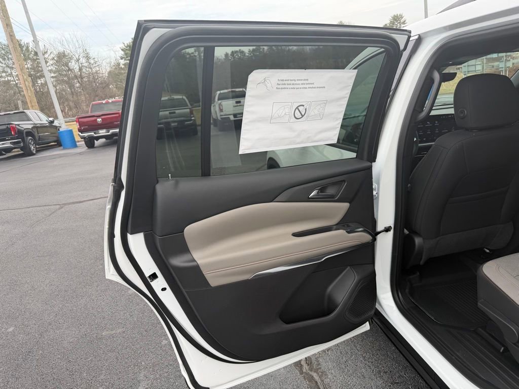 New 2026 Chevrolet Traverse LT w/ Driver Confidence Package AWD/4WD image 14