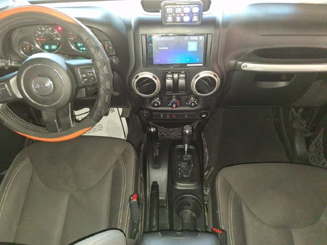 Used 2017 Jeep Wrangler Sahara AWD/4WD image 25
