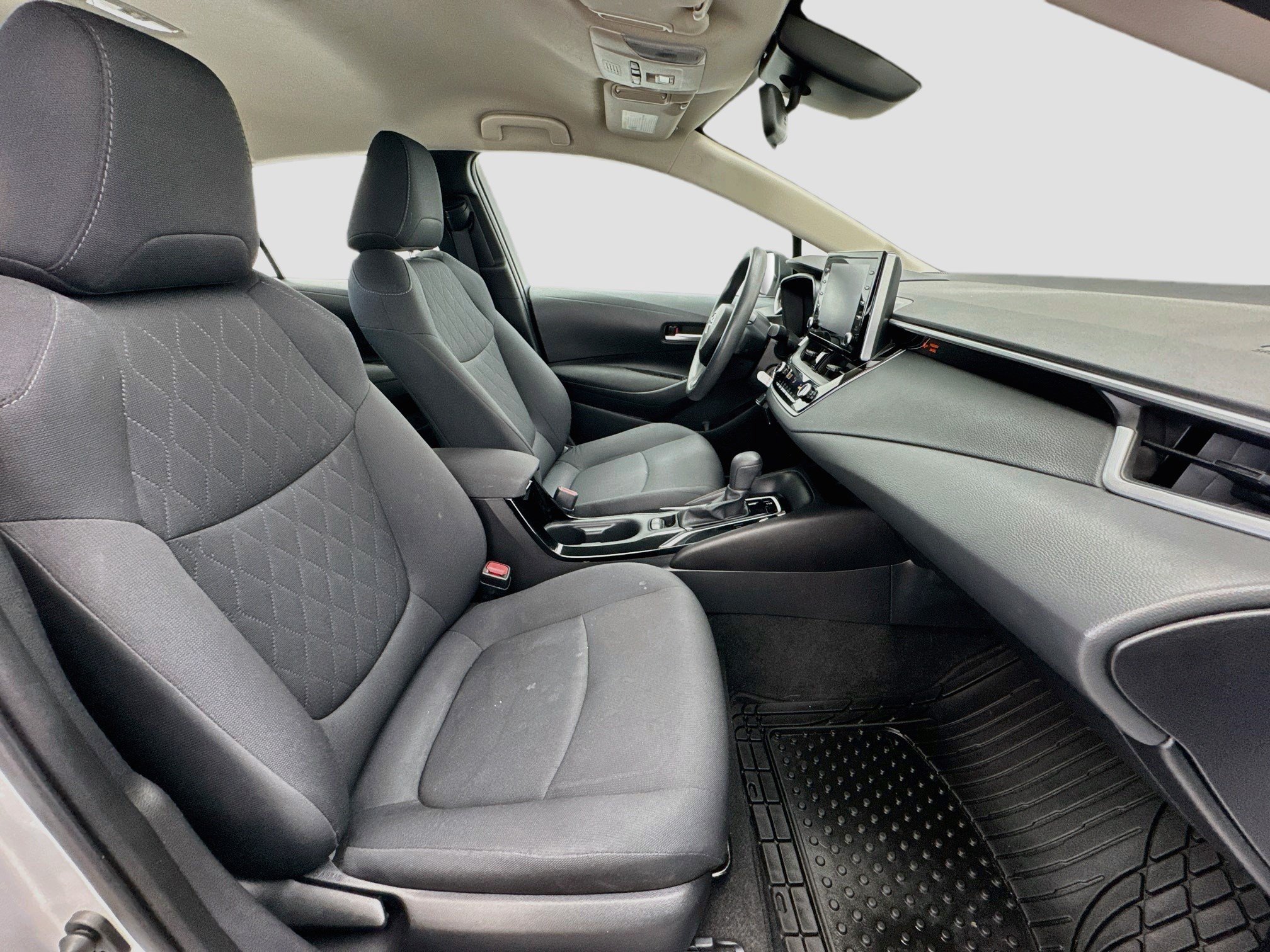 Used 2021 Toyota Corolla LE w/ Carpet Mat Package (TMS) FWD image 18
