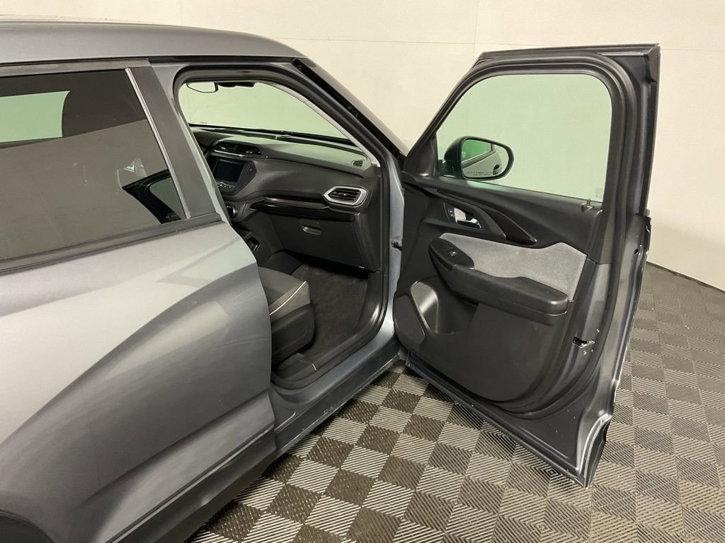 Used 2021 Chevrolet TrailBlazer LS image 35