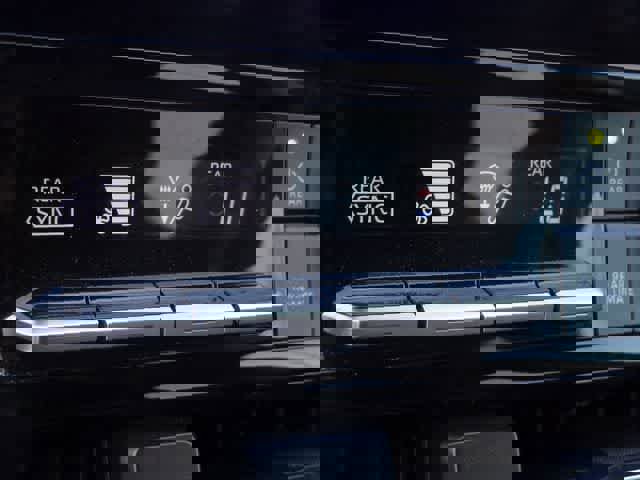 Used 2023 Toyota Highlander L image 30