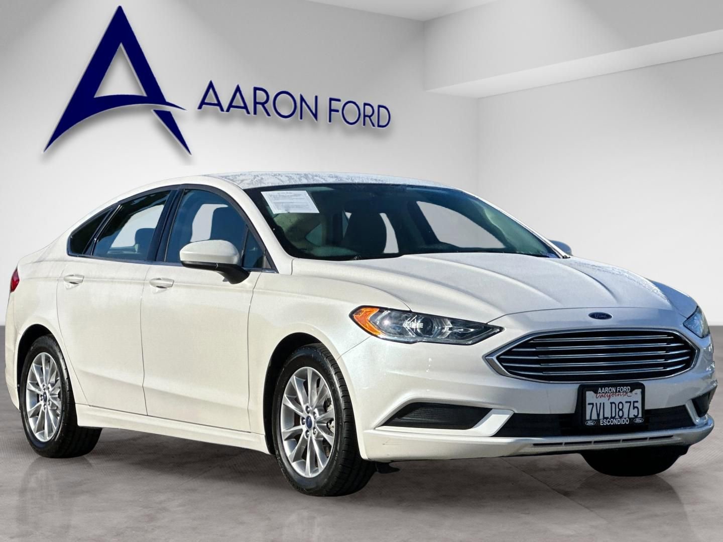 Used 2017 Ford Fusion SE w/ Fusion SE Technology Package image 7