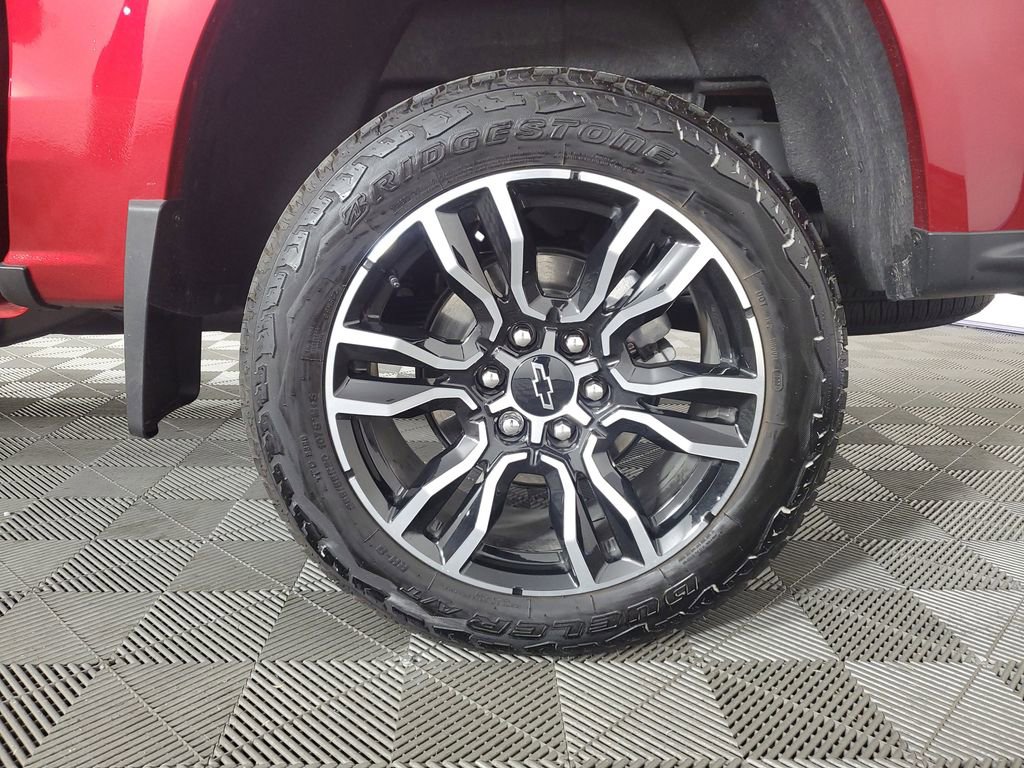 Used 2024 Chevrolet Colorado Z71 w/ LPO, Dark Essentials Package image 31