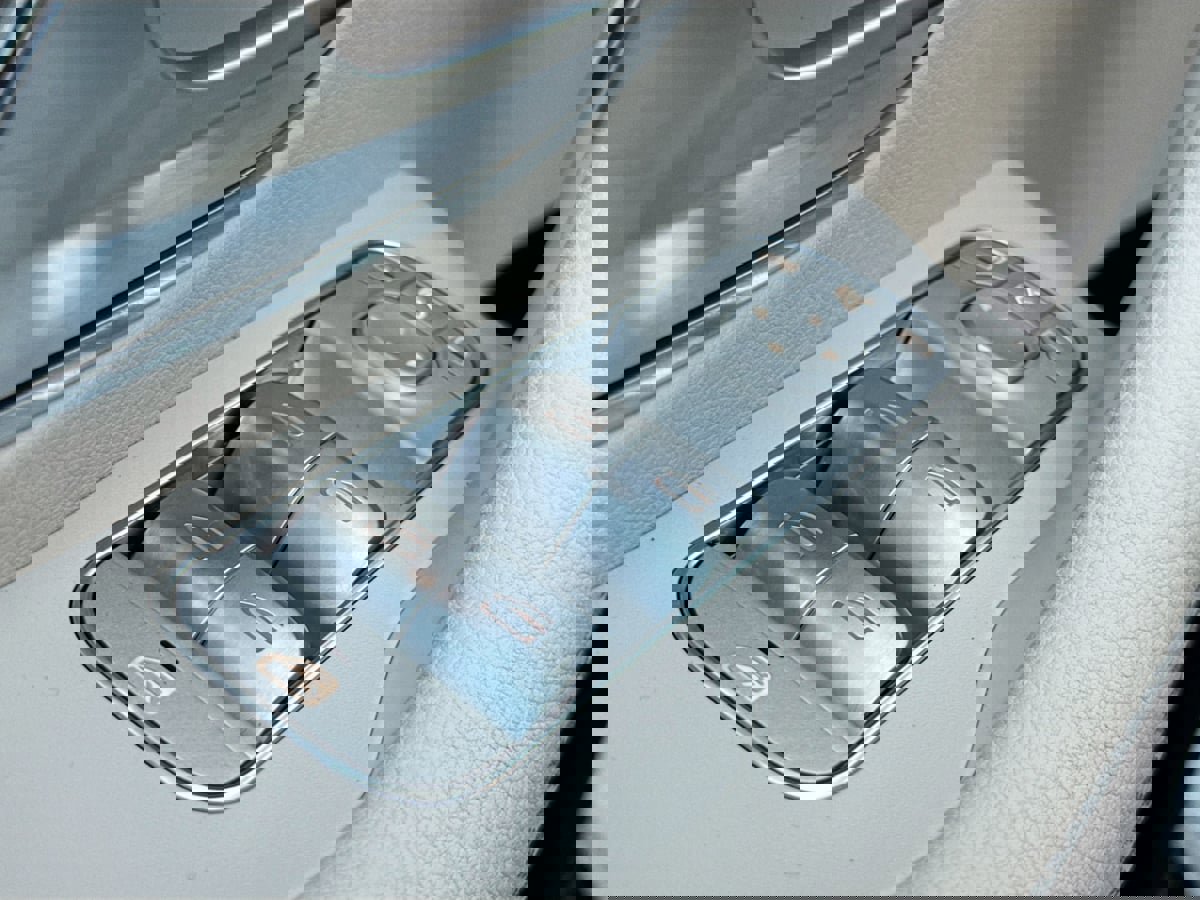 Used 2023 Mercedes-Benz GLS 450 4MATIC image 18