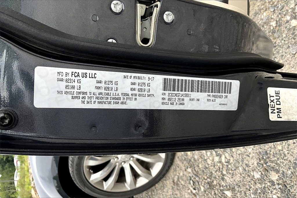 Used 2018 Chrysler 300 Limited image 32