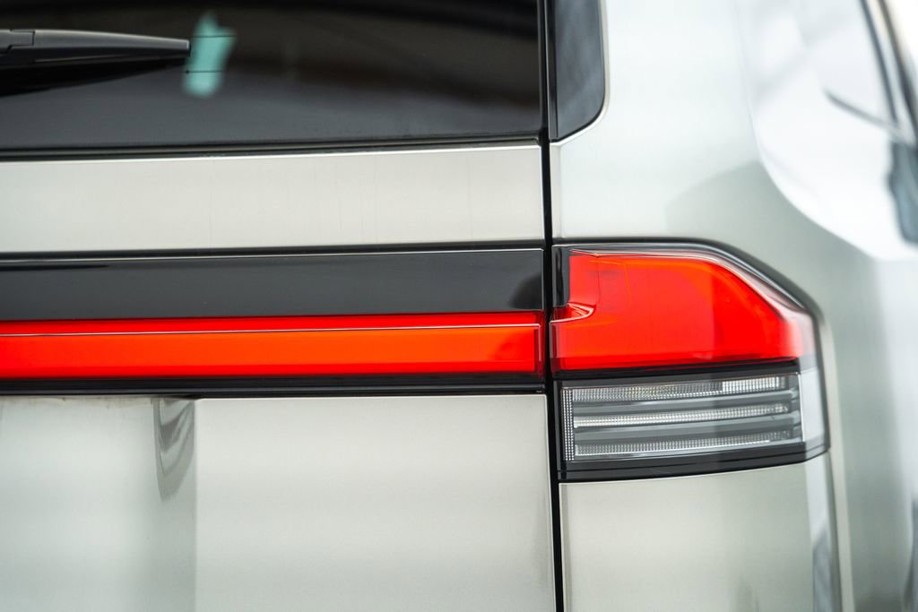 Used 2025 Lexus GX 550 w/ Cold Area Package image 8