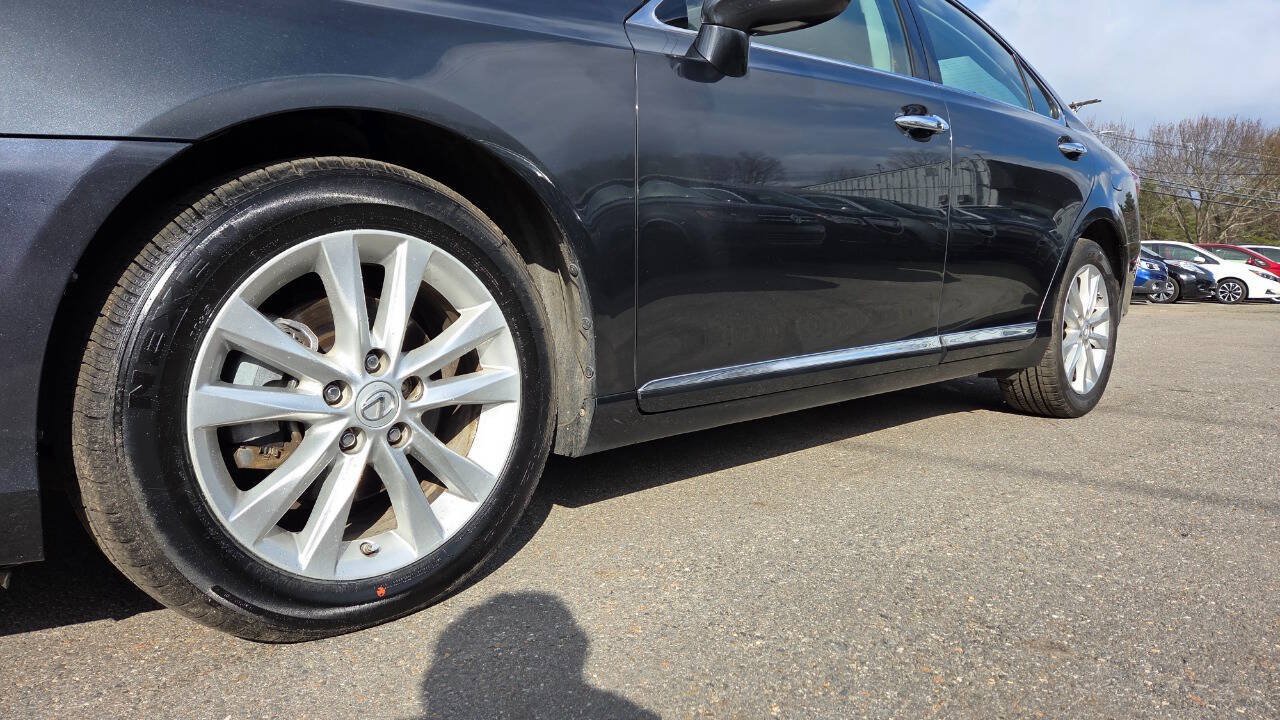 Used 2011 Lexus ES 350 w/ Preferred Accessory Package FWD image 7