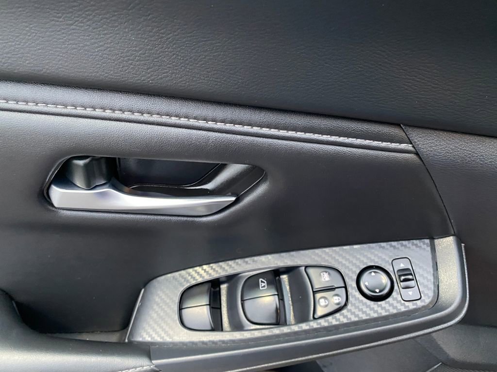 Used 2025 Nissan Sentra SV image 12