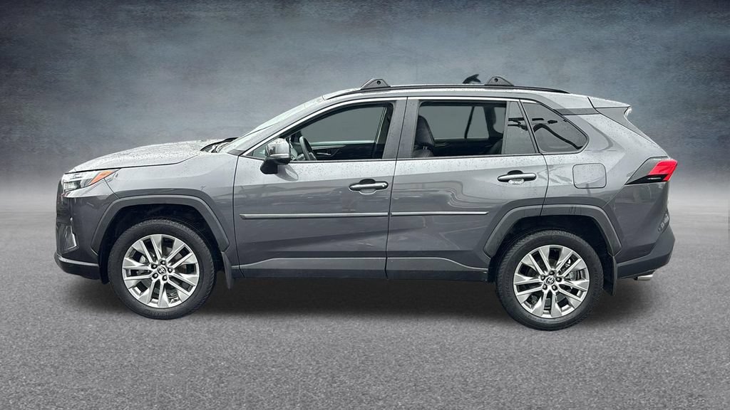Used 2023 Toyota RAV4 XLE Premium AWD/4WD image 4