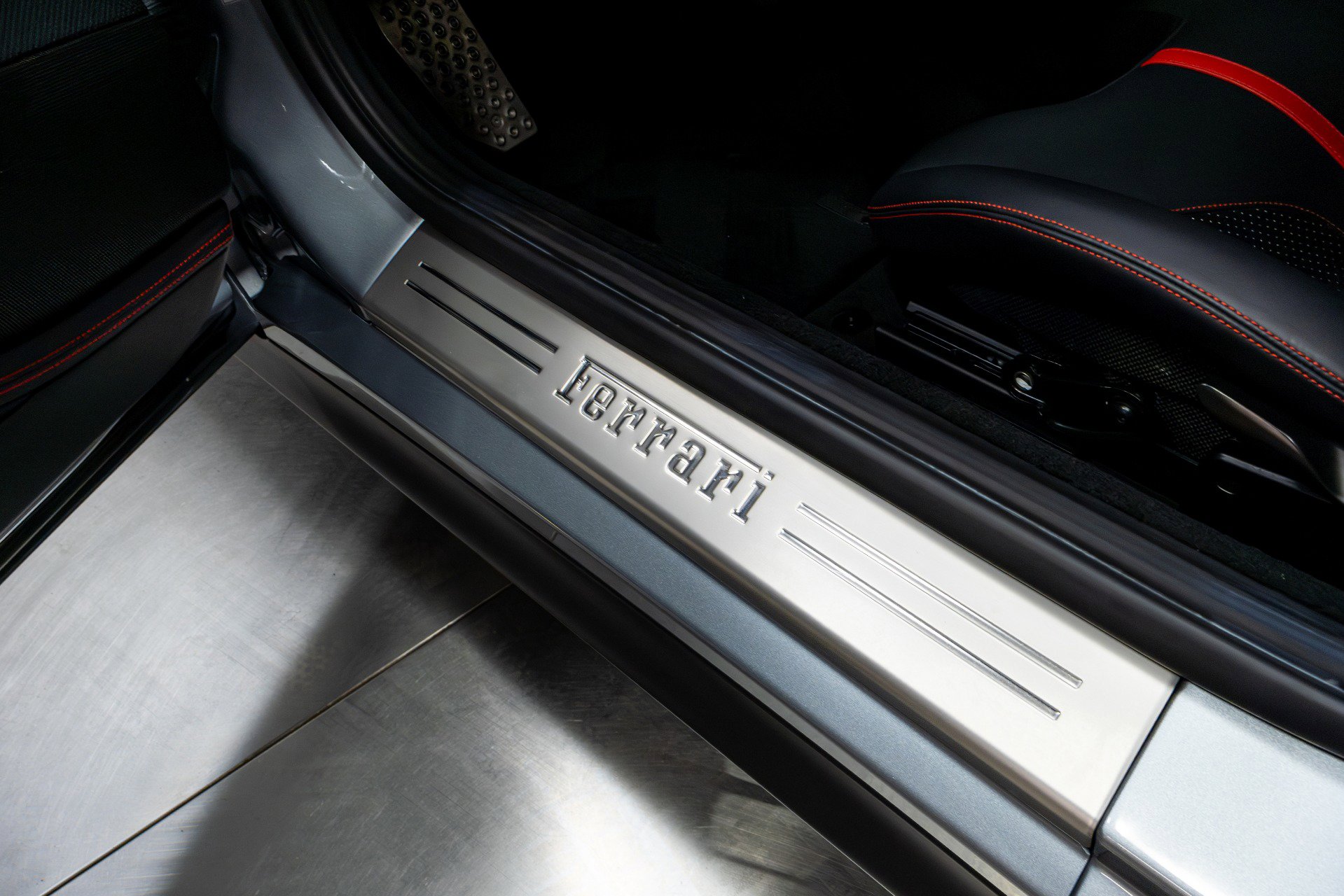 Used 2018 Ferrari 812 Superfast RWD image 60