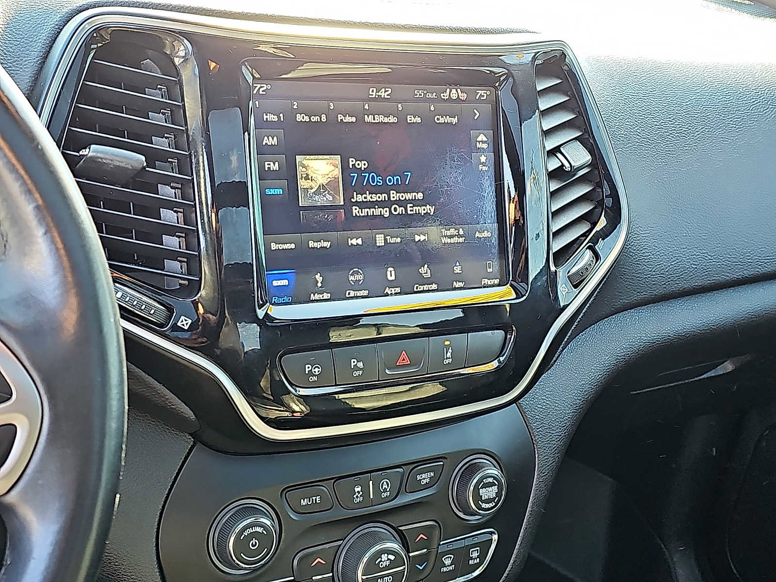 Used 2019 Jeep Cherokee High Altitude image 18