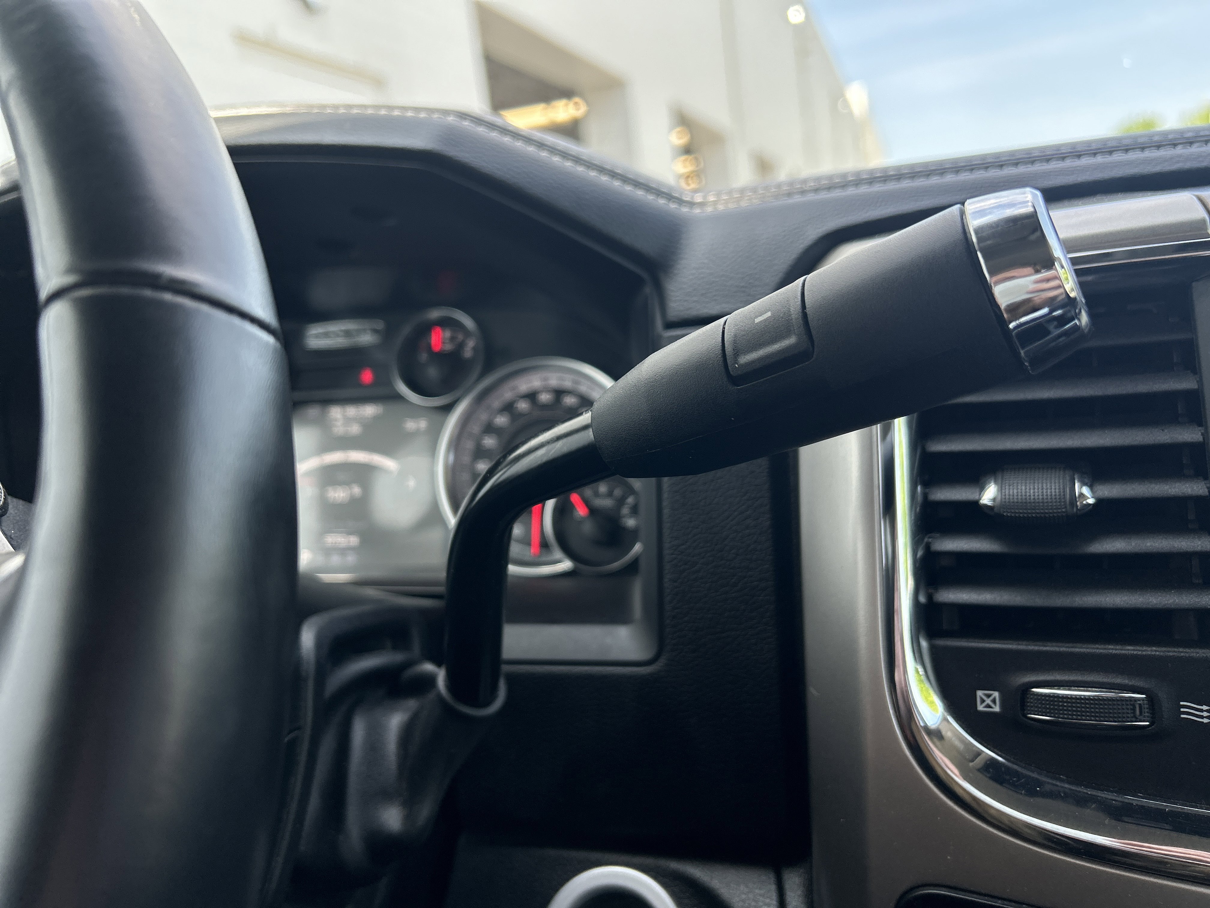 Used 2018 RAM 2500 Laramie w/ Off Road Package AWD/4WD image 16