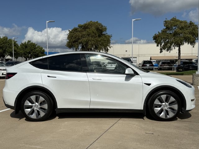 Used 2023 Tesla Model Y Long Range AWD/4WD image 3