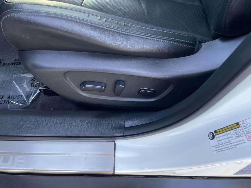 Used 2017 Nissan Rogue SL w/ SL Premium Package image 29