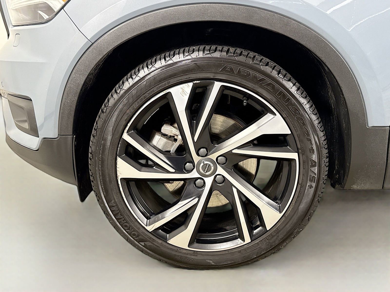 Used 2021 Volvo XC40 T5 R-Design image 31