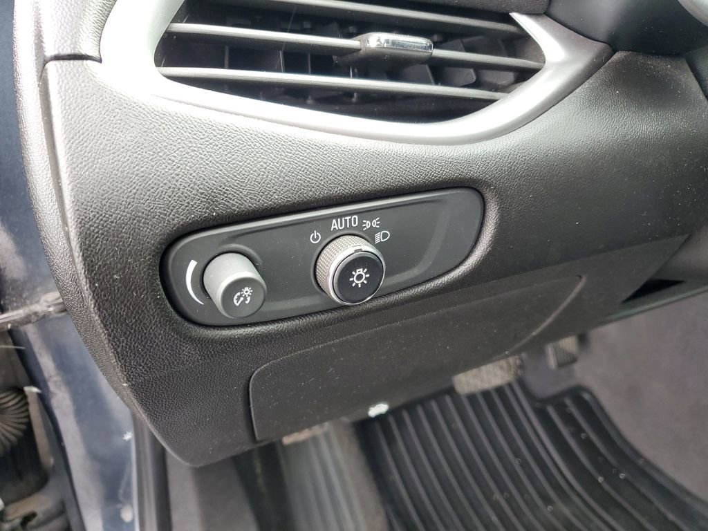 Used 2019 Chevrolet Malibu LS w/ LPO, Convenience Package 1 image 8