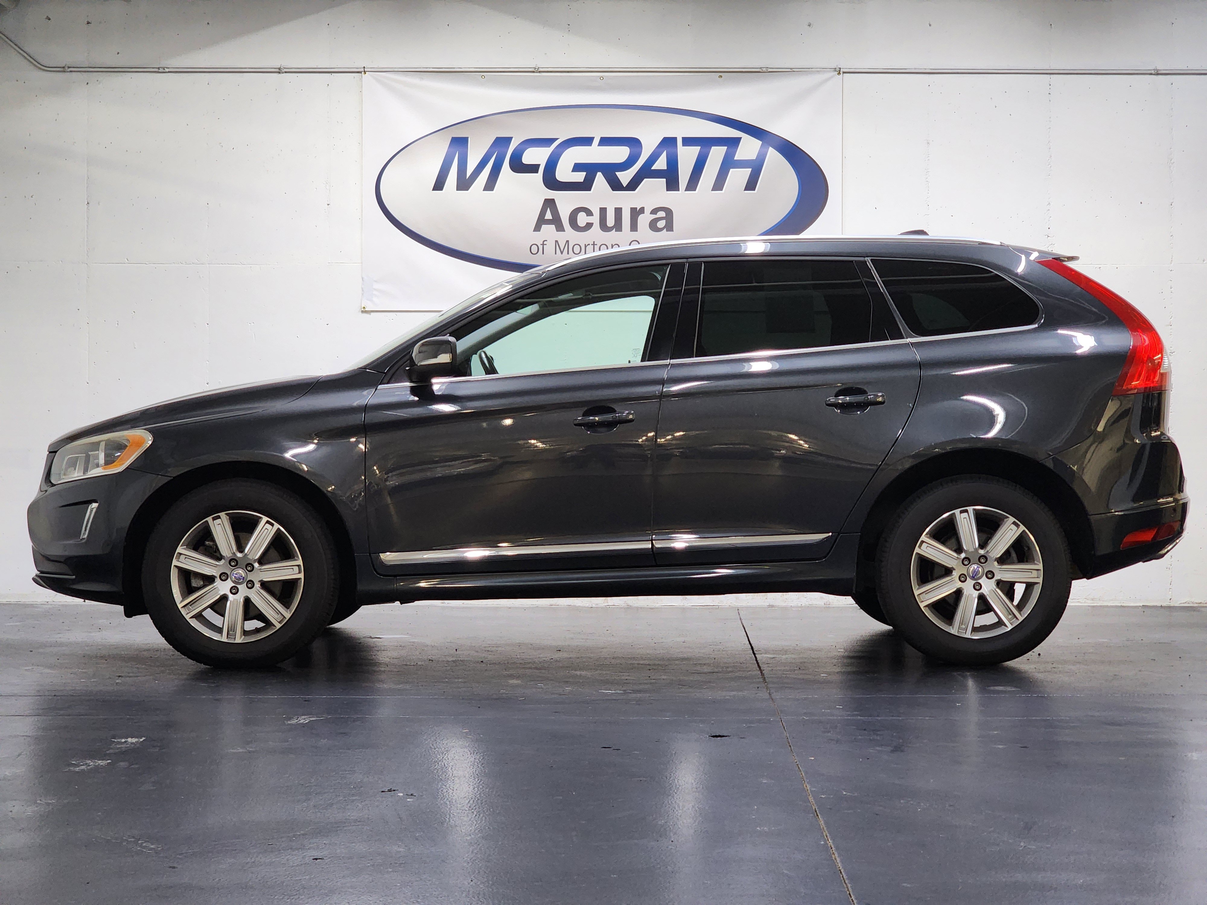Used 2016 Volvo XC60 T6 w/ Climate Package AWD/4WD image 11