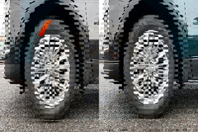 Used 2024 Cadillac XT4 Luxury w/ Cold Weather Package image 8