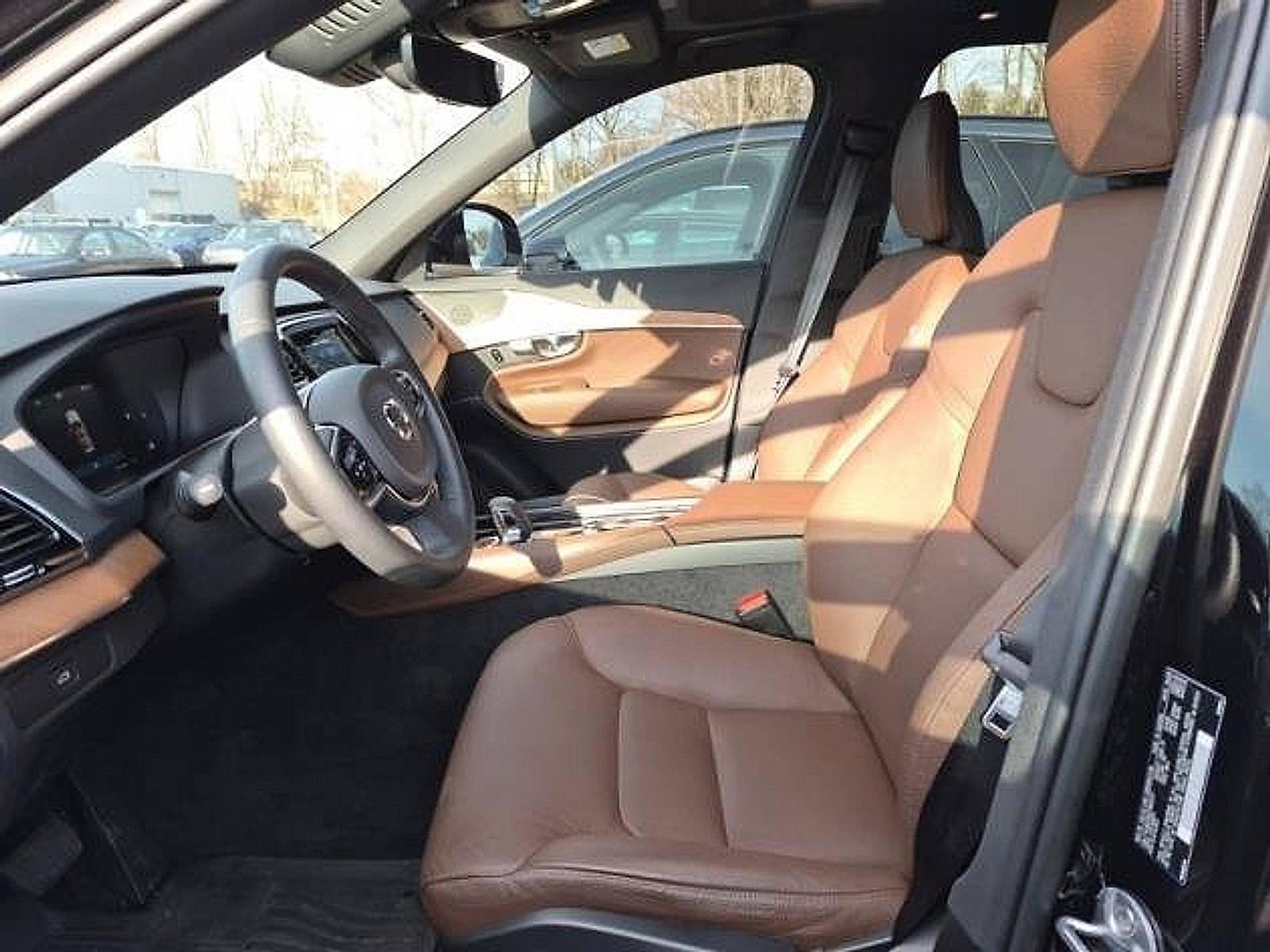 Certified 2023 Volvo XC90 B6 Plus w/ Protection Package Premier image 8