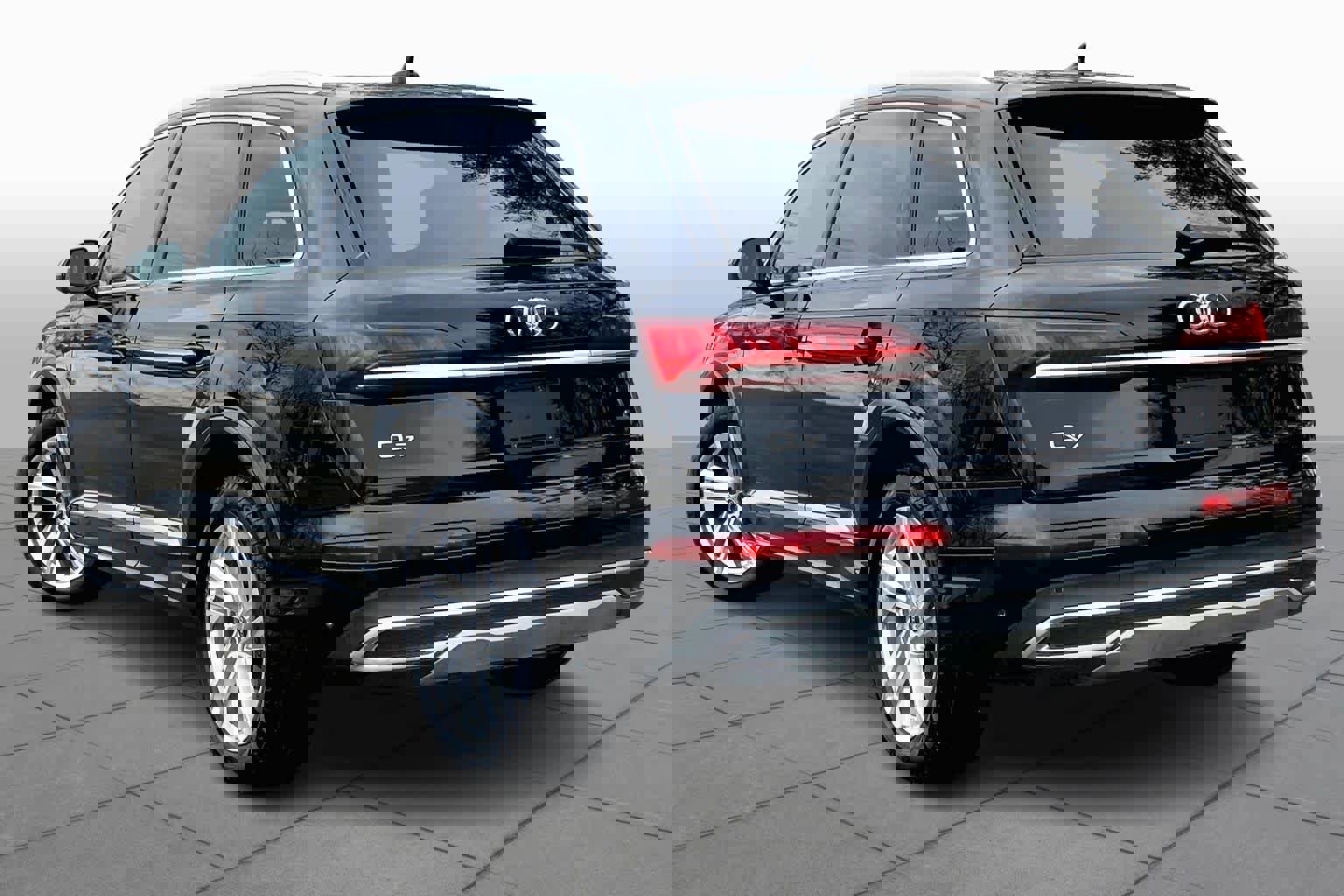 Used 2022 Audi Q7 Premium Plus image 11